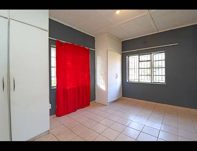 3 BEDROOM HOUSE FOR SALE IN WYCHWOOD